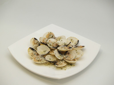Almejas al ajillo