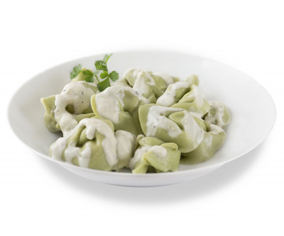 Tortellini de queso con espinacas